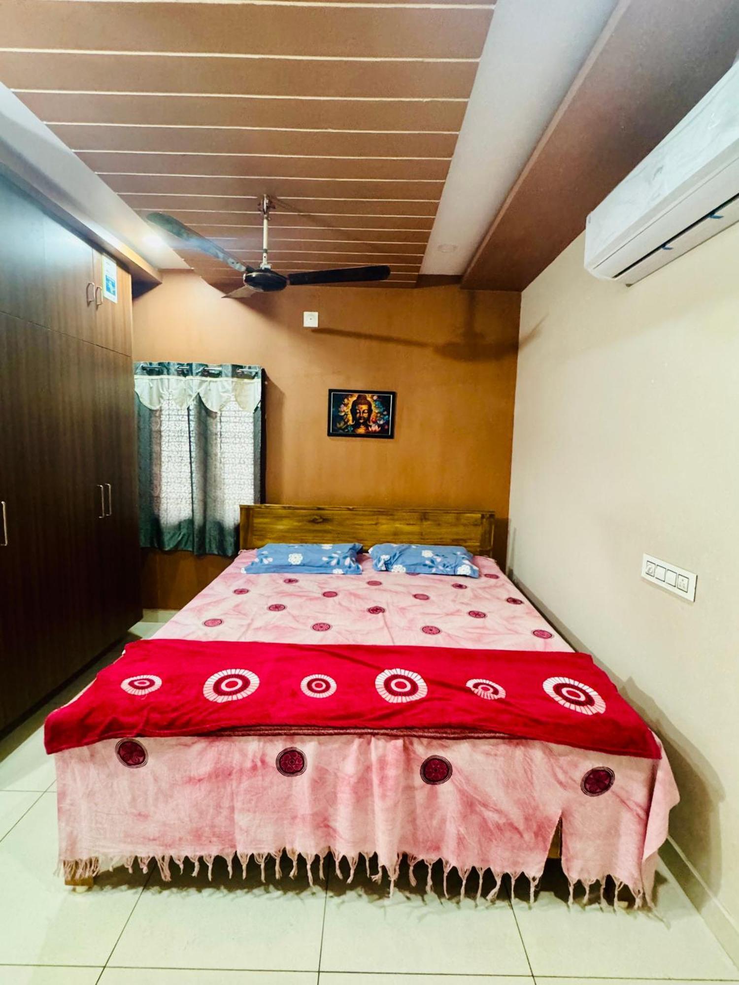 Sri Padha Vallabha Serenity Homestay Pithapuram Exterior foto
