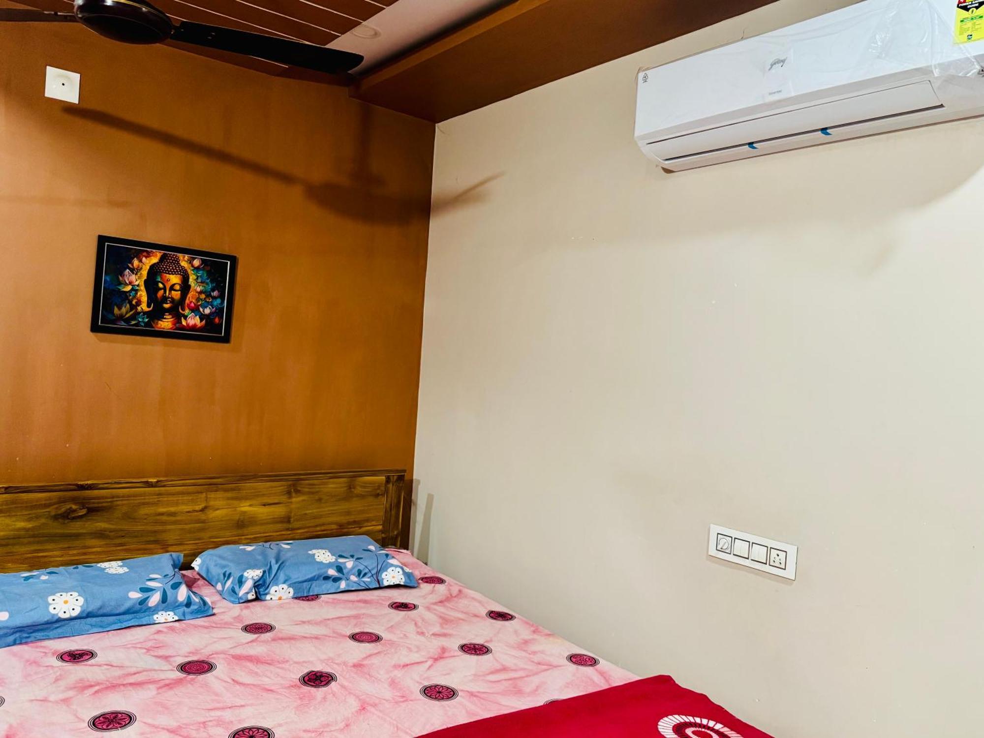 Sri Padha Vallabha Serenity Homestay Pithapuram Exterior foto